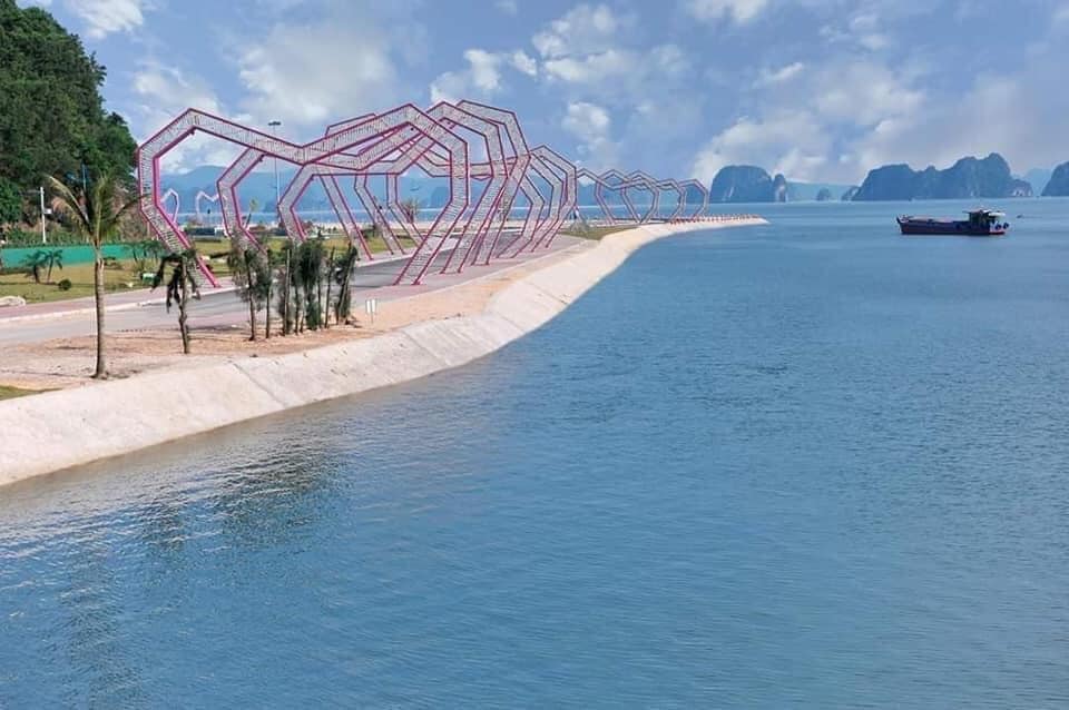 Địa điểm checkin số 1 view vịnh Bái Tử Long khi du khách đến Vân Đồn