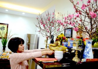Tìm hiểu cách lau dọn bàn thờ ngày Tết và những điều cần lưu ý
