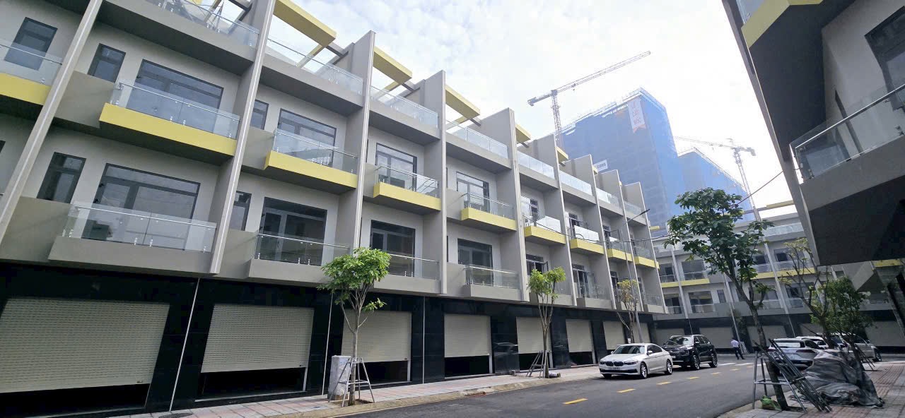 Ảnh thực tế Nhà phố Shophouse Bcons Uni Valley 1