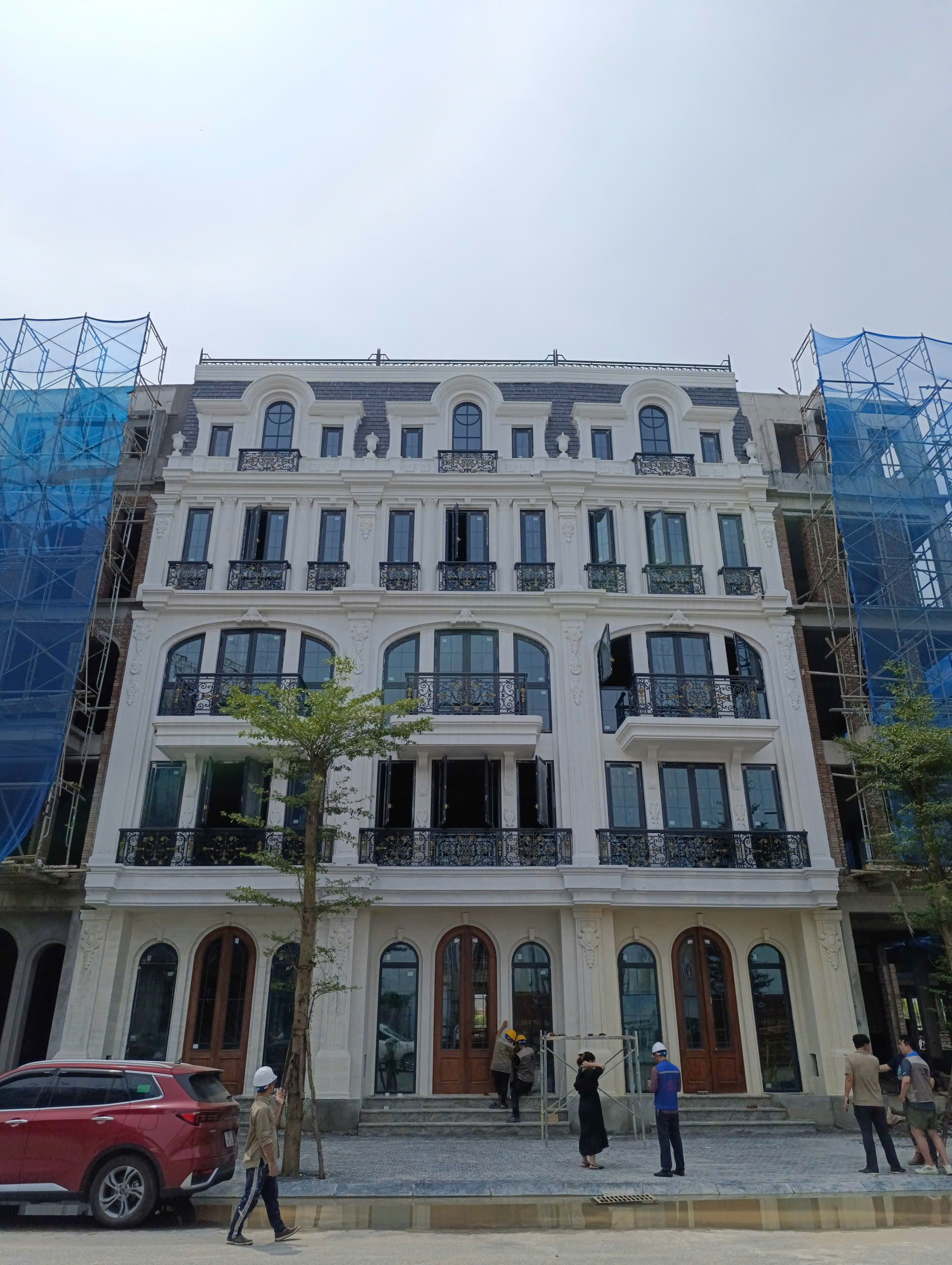 Ảnh thực tế 03 căn shophouse Phân khu Victory Dự án Noble Palace Tây Thăng Long tháng 8/2025