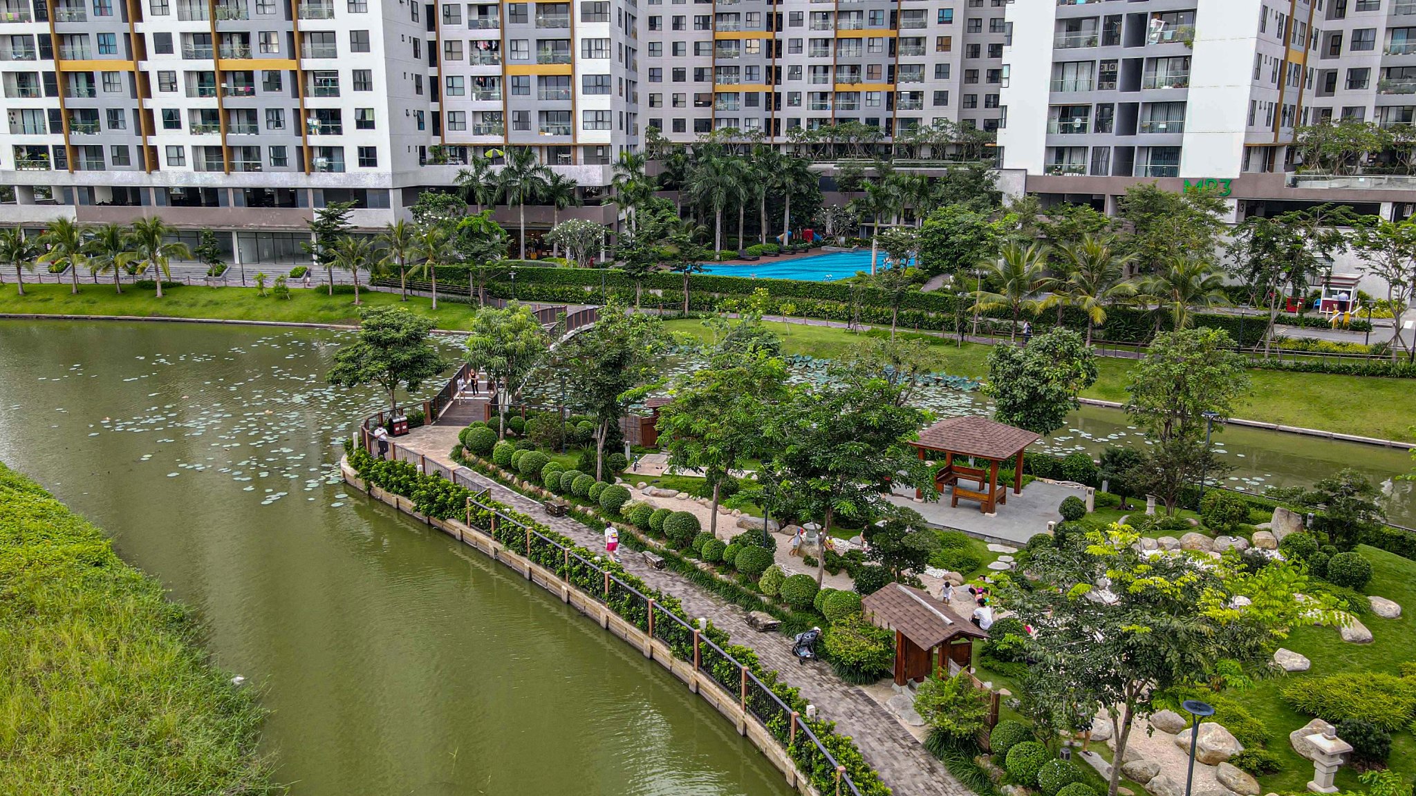 Công viên bên con kênh xanh xanh Mizuki Park