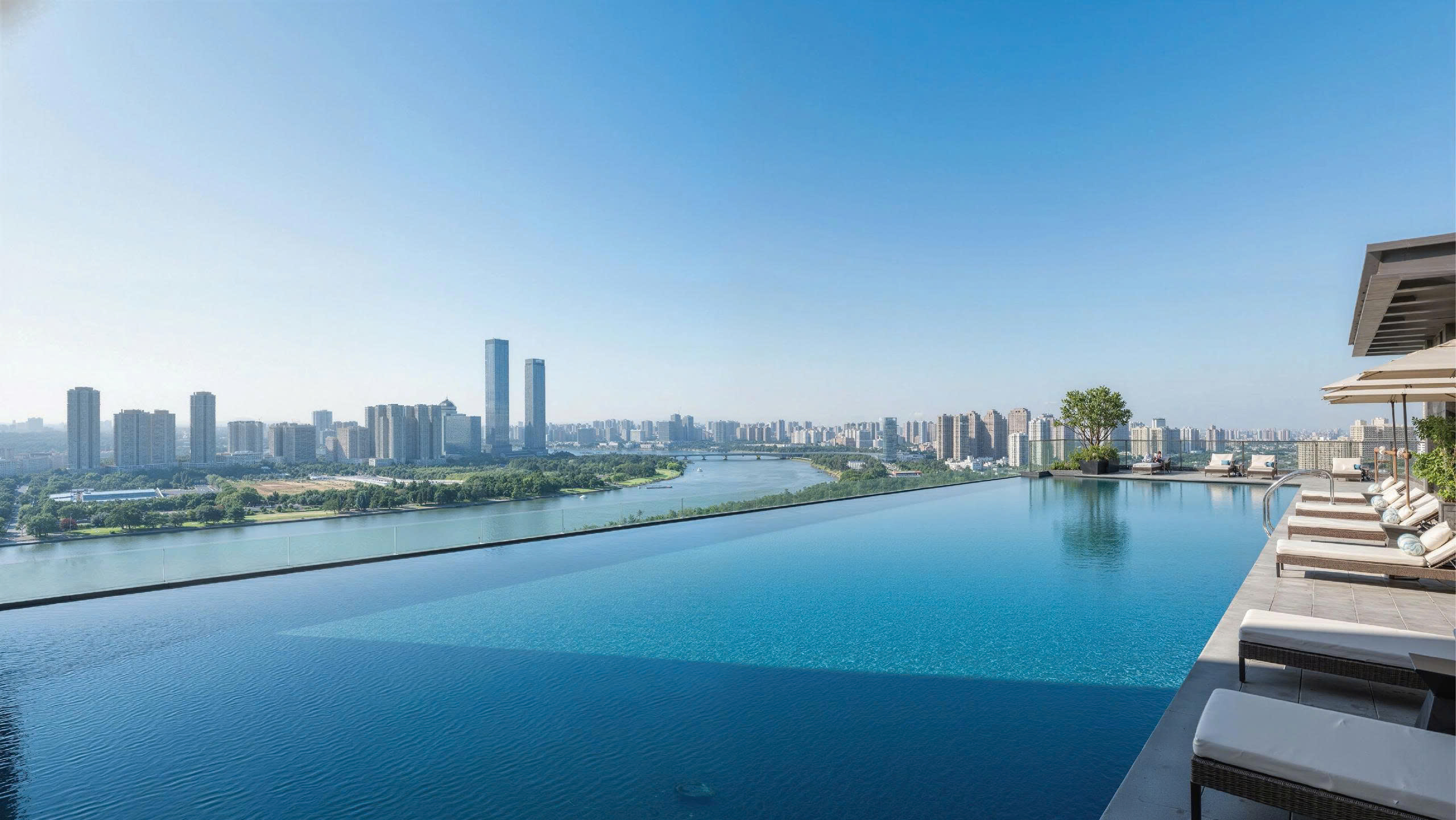 Bể bơi vô cực tại Alumi Alluvia Onsen